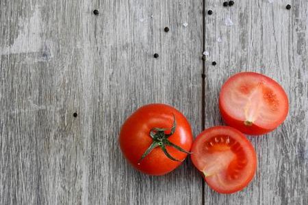 トマトは野菜？それとも果物？日本と海外で大きく違う？